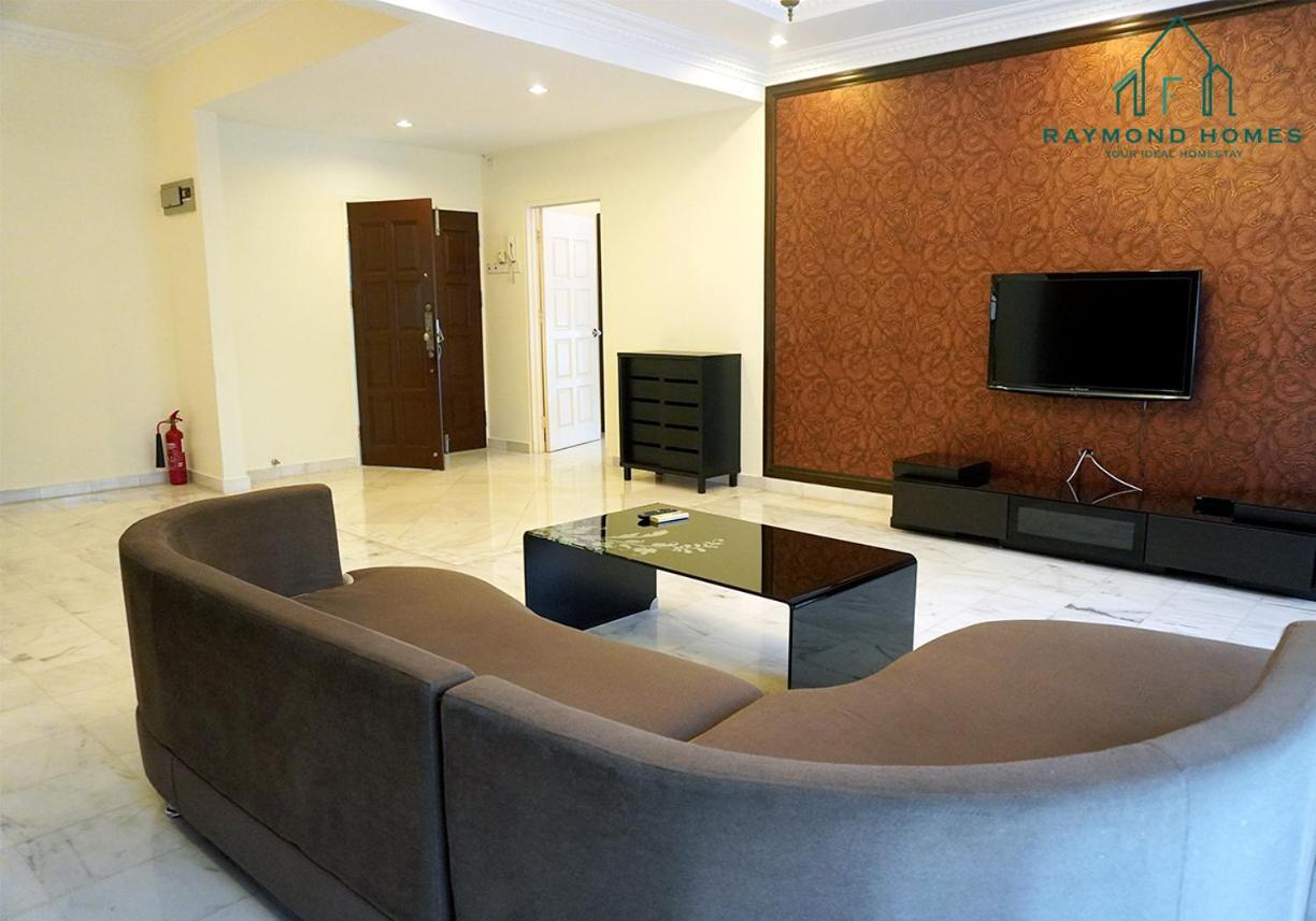 99 Kelawei Apartment George Town Bagian luar foto