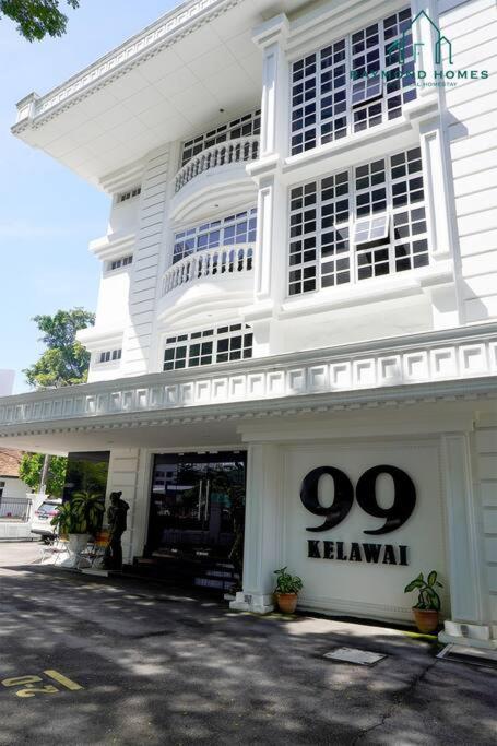 99 Kelawei Apartment George Town Bagian luar foto