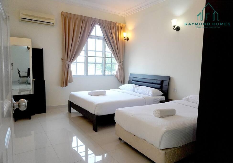 99 Kelawei Apartment George Town Bagian luar foto