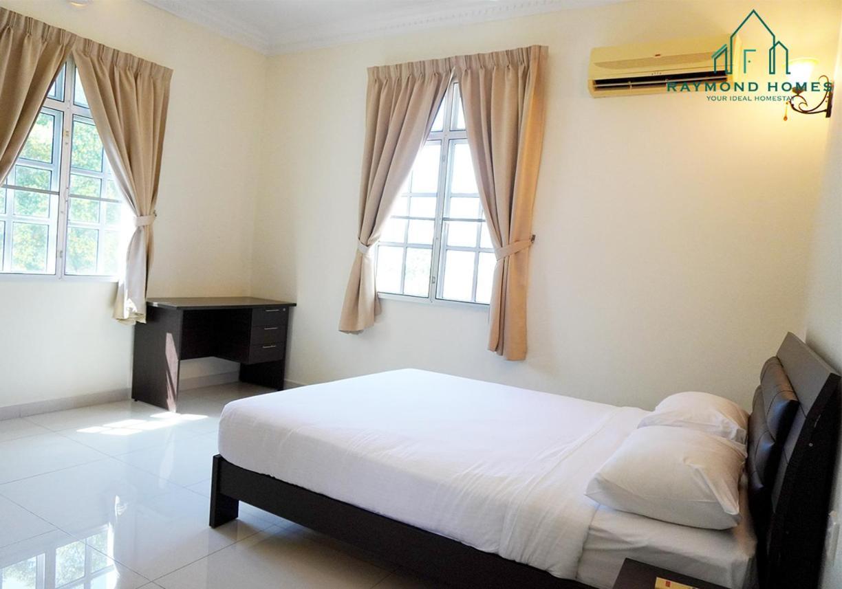 99 Kelawei Apartment George Town Bagian luar foto
