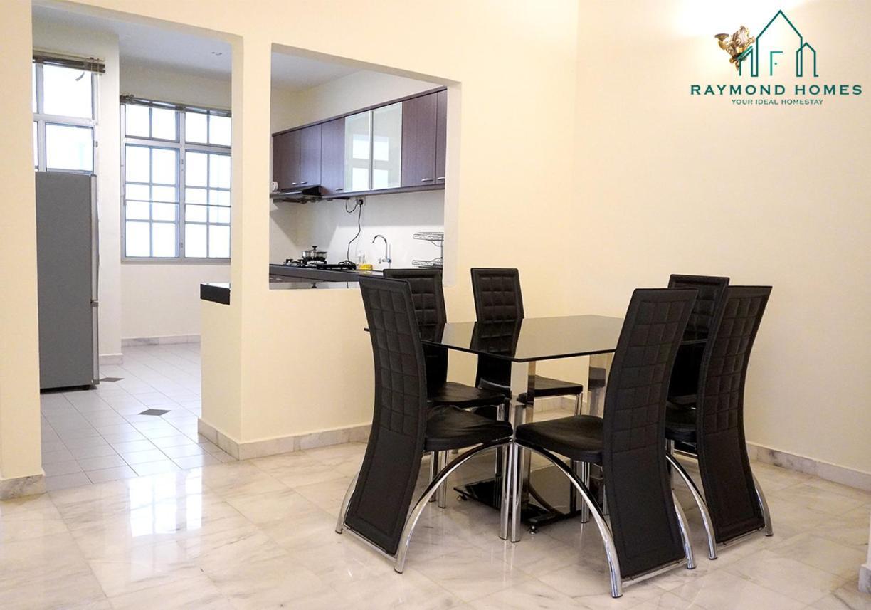 99 Kelawei Apartment George Town Bagian luar foto