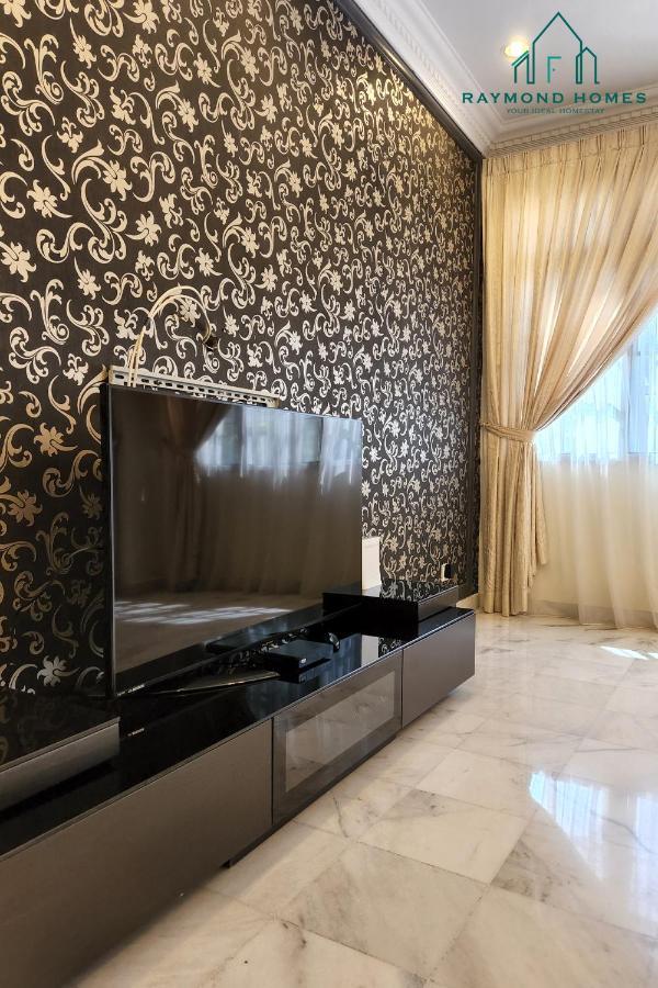 99 Kelawei Apartment George Town Bagian luar foto