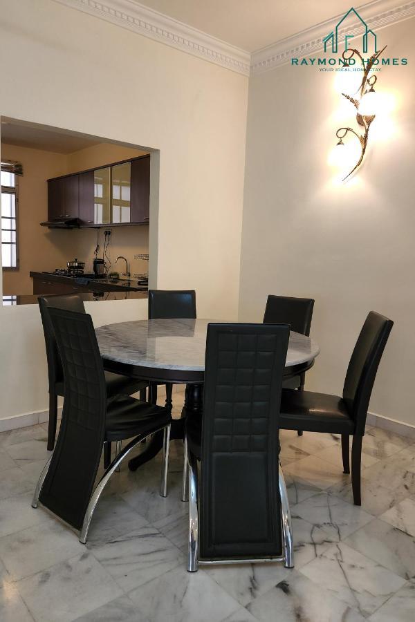 99 Kelawei Apartment George Town Bagian luar foto