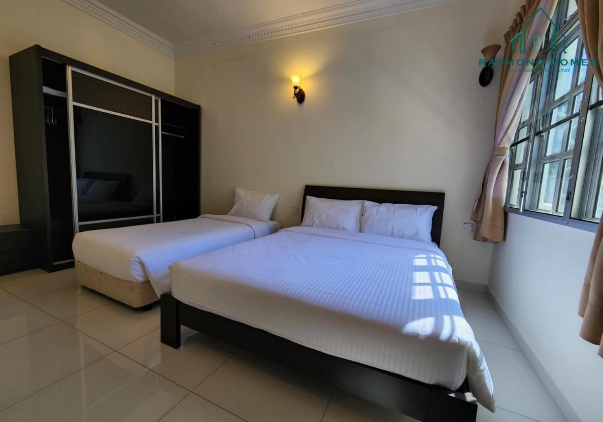 99 Kelawei Apartment George Town Bagian luar foto